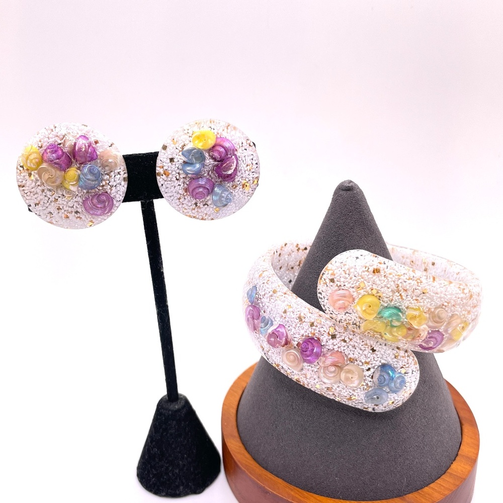 Vintage Confetti Lucite Multi Color Bypass Bangle Bracelet Clip Earrings Set